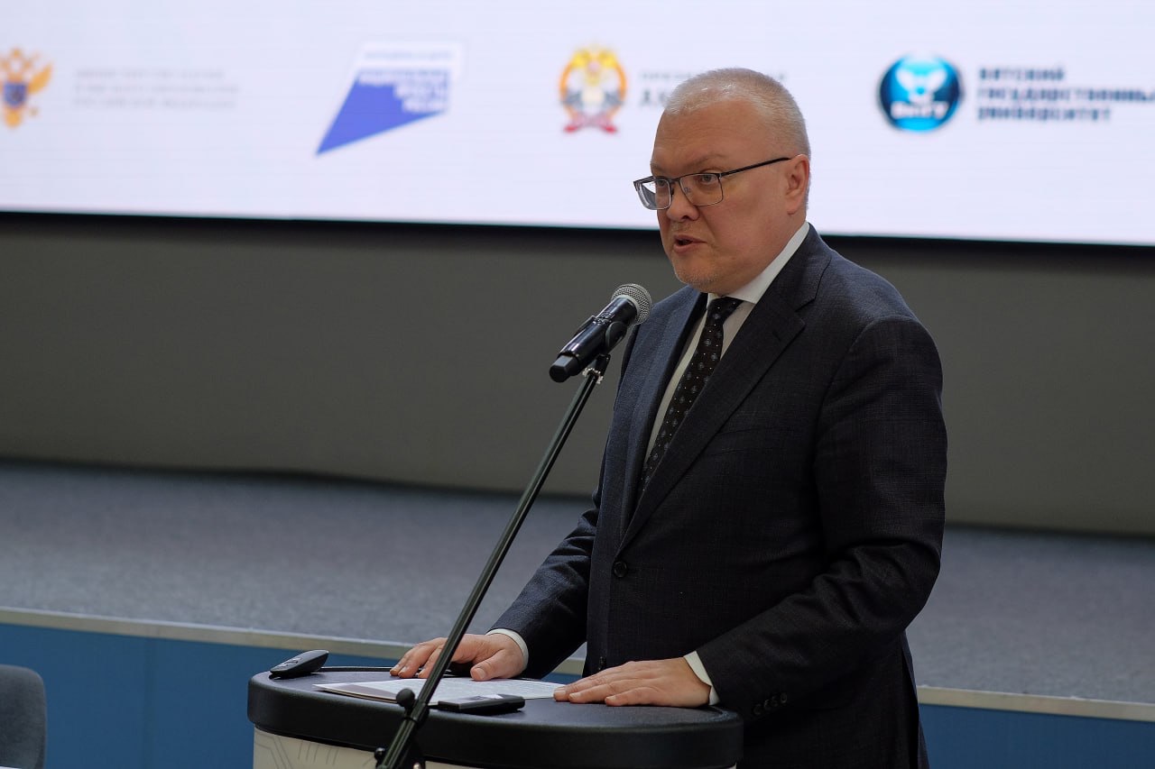 Окружная конференция «Основы российской государственности: развитие»  в Кирове.
